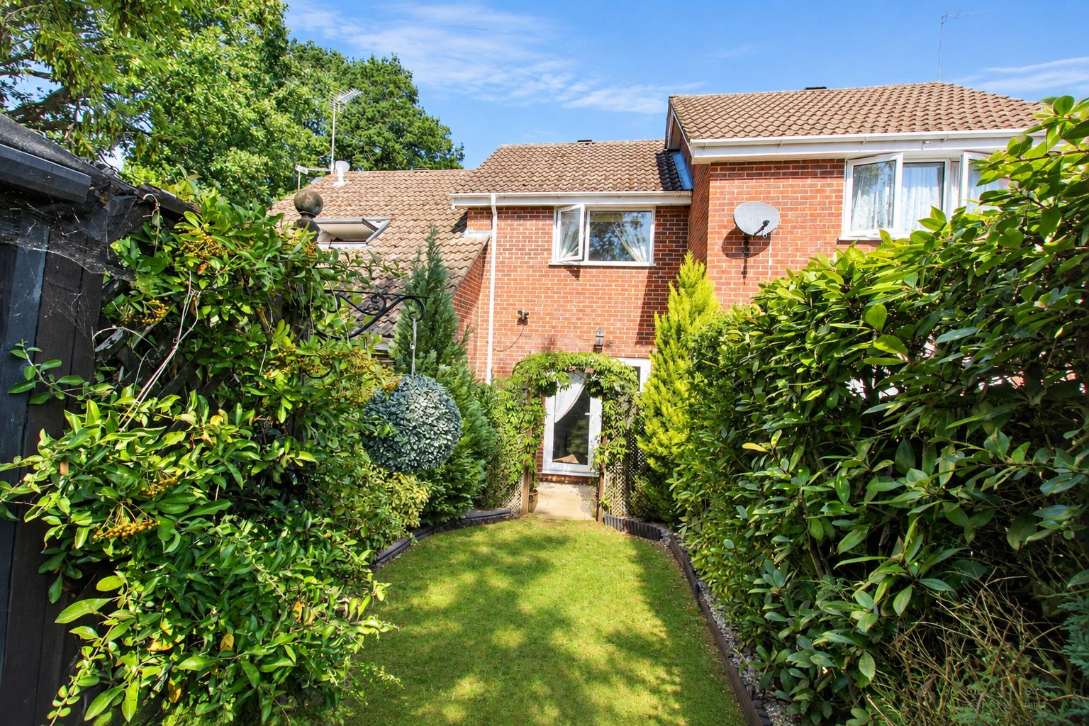 Lamorna Crescent, Tilehurst, Reading